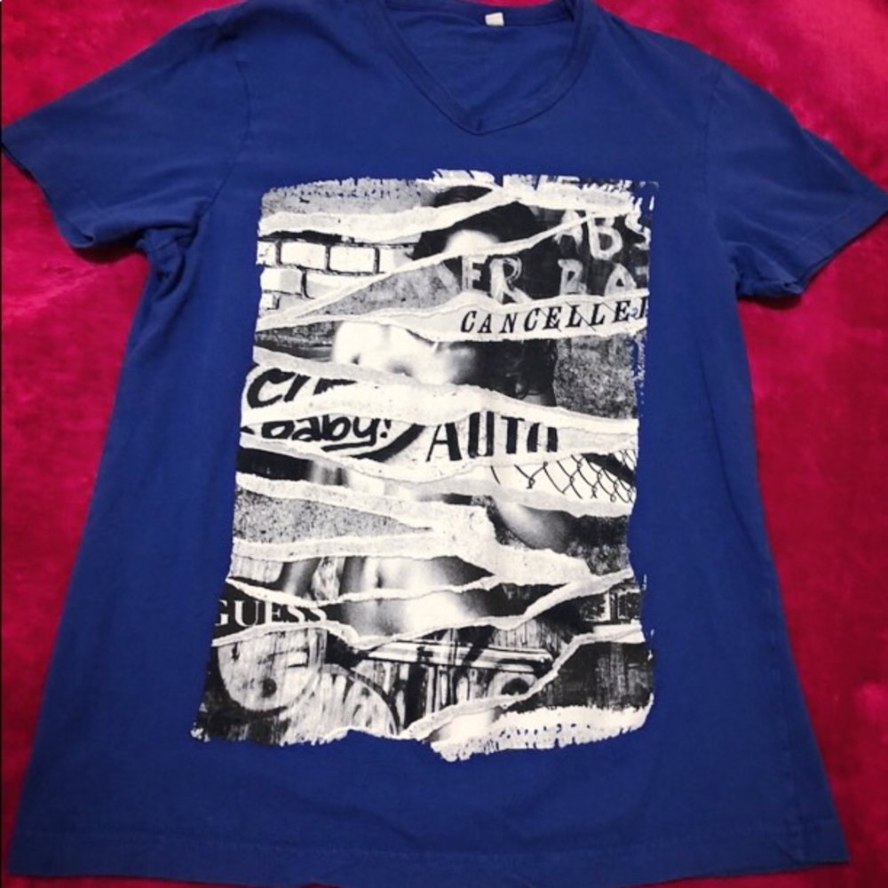 V-neck T-shirt